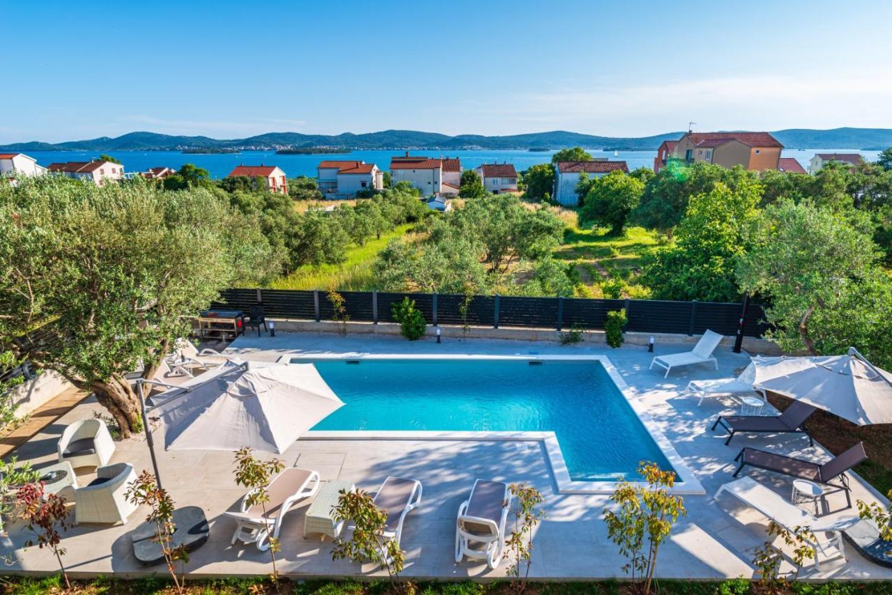 Crowonder Sun Dance Apartments With Heated Swimming Pool Seaview And Garden Sveti Filip i Jakov Exterior foto