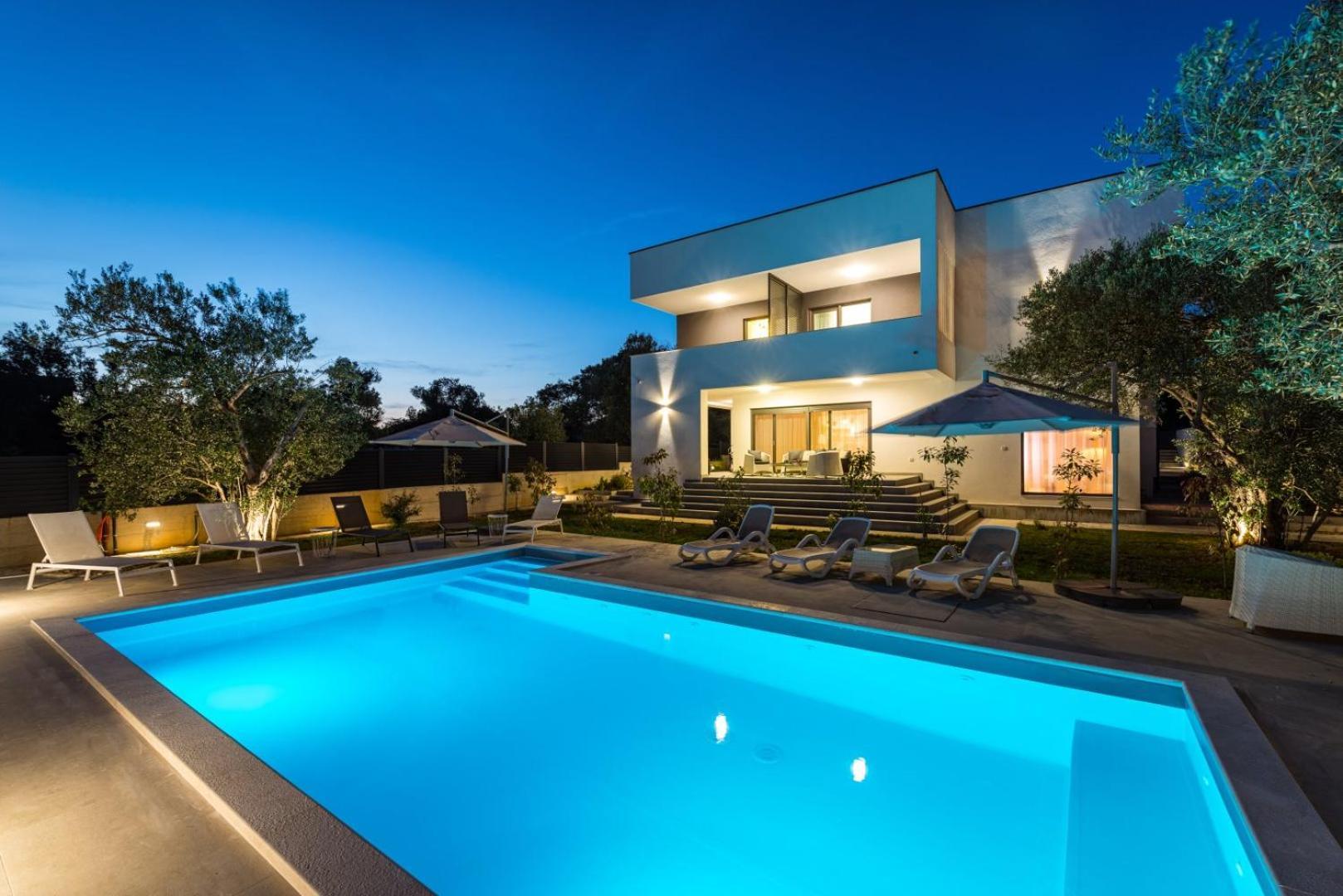 Crowonder Sun Dance Apartments With Heated Swimming Pool Seaview And Garden Sveti Filip i Jakov Exterior foto