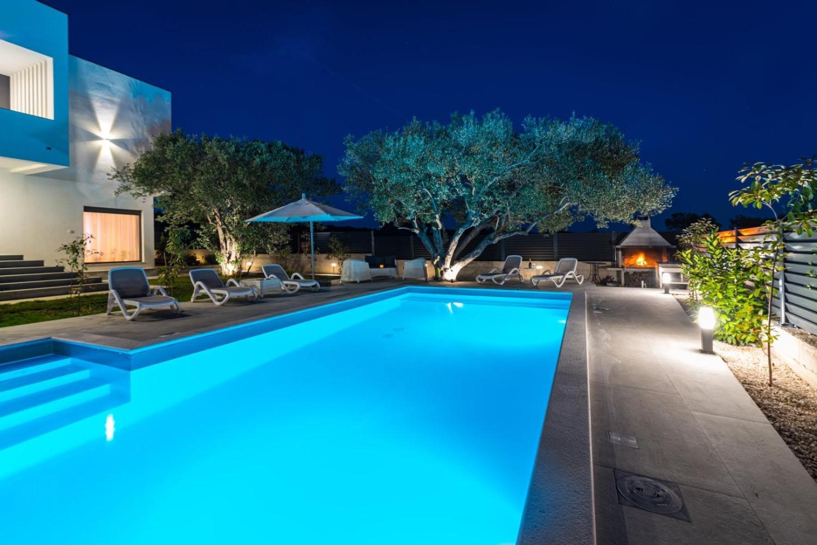Crowonder Sun Dance Apartments With Heated Swimming Pool Seaview And Garden Sveti Filip i Jakov Exterior foto