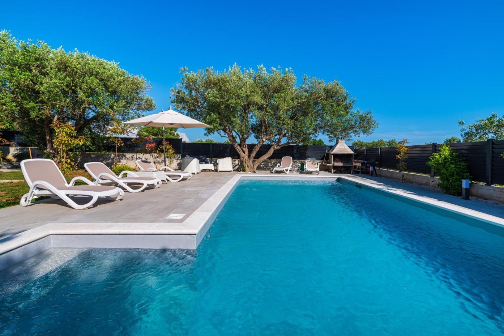 Crowonder Sun Dance Apartments With Heated Swimming Pool Seaview And Garden Sveti Filip i Jakov Exterior foto